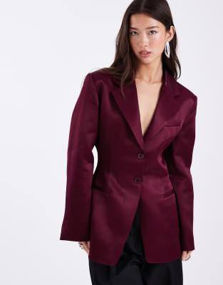 ASOS DESIGN - Satin-Blazer in Pflaume mit betonter Taille-Rot