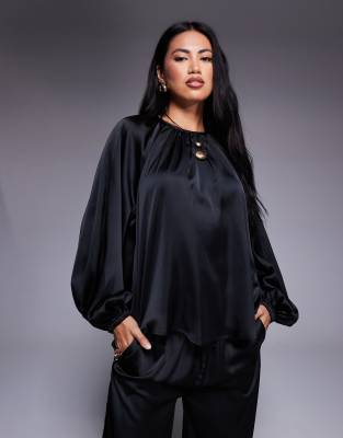 ASOS DESIGN - Satin-Bluse in Schwarz mit voluminösen Ärmeln