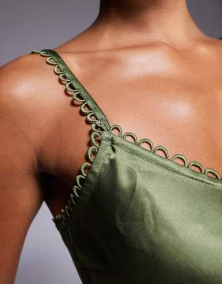 green emerald velvet dress Lady Black Tie - Leanne Midi Dress - Emerald Green