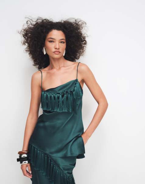 ASOS DESIGN – Satin-Camisole in Dunkelgrün mit Fransen - view 1
