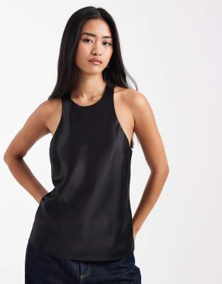 ASOS DESIGN - Satin-Camisole in Schwarz mit Ringerrücken