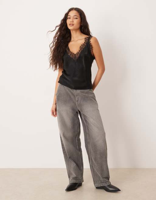 ASOS DESIGN – Satin-Camisole in Schwarz mit V-Ausschnitt und Spitzenborte, 2 von 4