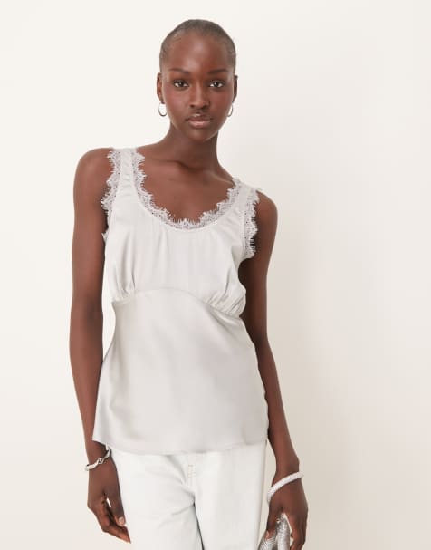 ASOS DESIGN – Satin-Camisole in Silber mit Bias-Cut und Spitzenborte - view 1