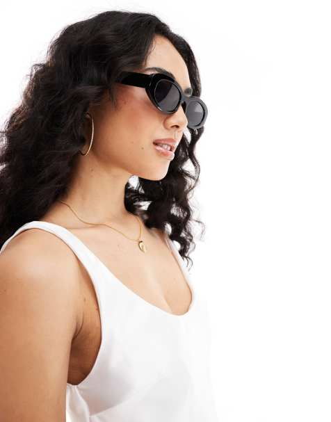 ASOS DESIGN – Satin-Camisole mit U-Ausschnitt in Creme - view 1