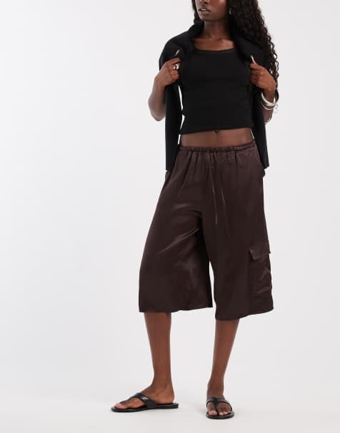 ASOS DESIGN satin cargo bermudashorts i chokolade - view 1