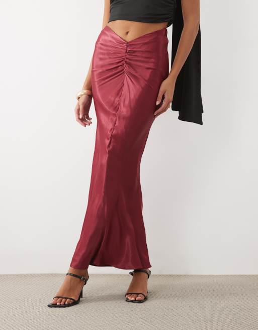 ASOS DESIGN satin draperad maxikjol i körsbärsröd, 2 av 5