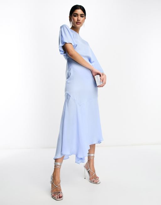 lysere på vegne af Es ASOS DESIGN satin flutter sleeve asymmetric hem midi dress in pale blue |  ASOS