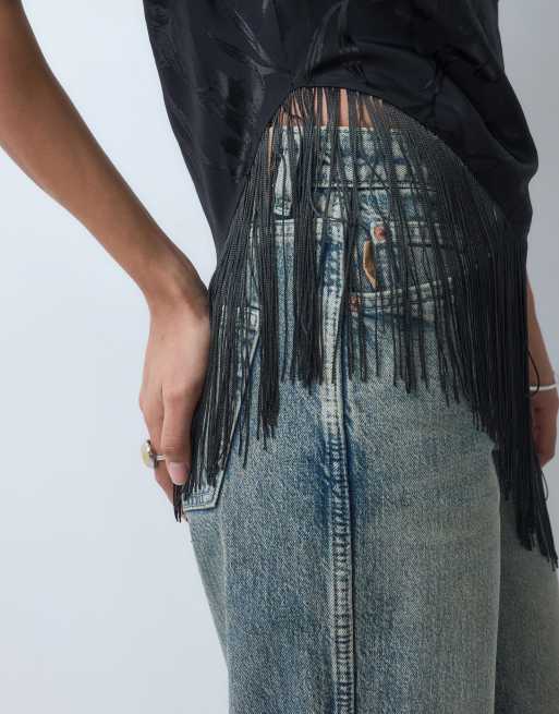 ASOS DESIGN satin jacquard topp med bara axlar, fransar och asymmetrisk skärning, 2 av 4