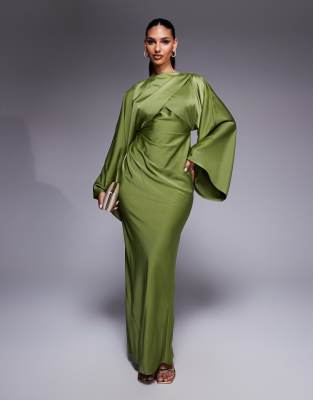 ASOS DESIGN - Satin-Maxikleid in Olivgrün mit gewickelter Vorderseite, Fledermausärmeln, Wellenstruktur und Schrägschnit...