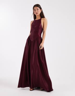 ASOS DESIGN - Satin-Maxikleid in Pflaume mit Nahtdetail und U-Boot-Ausschnitt-Lila