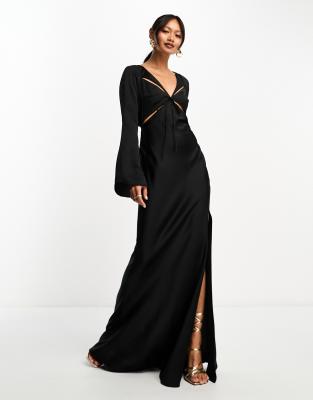 ASOS DESIGN - Satin-Maxikleid in Schwarz mit ausgestellten Ärmeln und Zierausschnitten