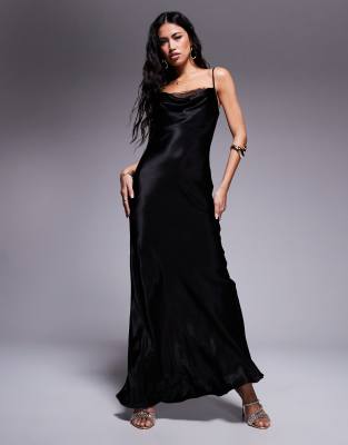 ASOS DESIGN - Satin-Maxikleid in Schwarz mit Spitzeneinsatz und Wasserfallausschnitt