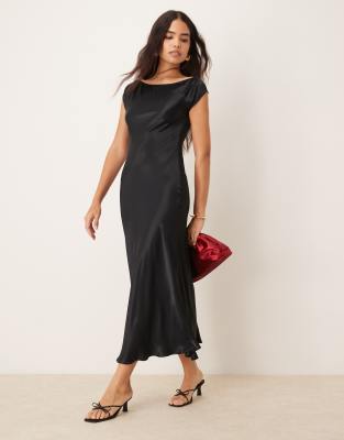 ASOS DESIGN - Satin-Maxikleid in Schwarz mit U-Ausschnitt und Bias-Cut