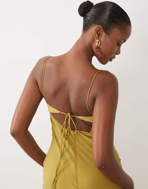 ASOS DESIGN Satin-Maxikleid mit Bustier und schrägem Schnitt in Altgold, 4 von 4