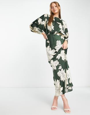 ASOS DESIGN - Satin-Maxikleid mit Fledermausärmeln und großem Schablonen-Blumenmuster-Bunt