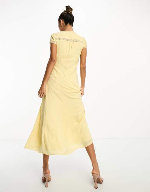 ASOS DESIGN – Satin-Midikleid in Buttermilch-Gelb mit Spitzeneinsatz und besticktem Oberteil, 2 von 4