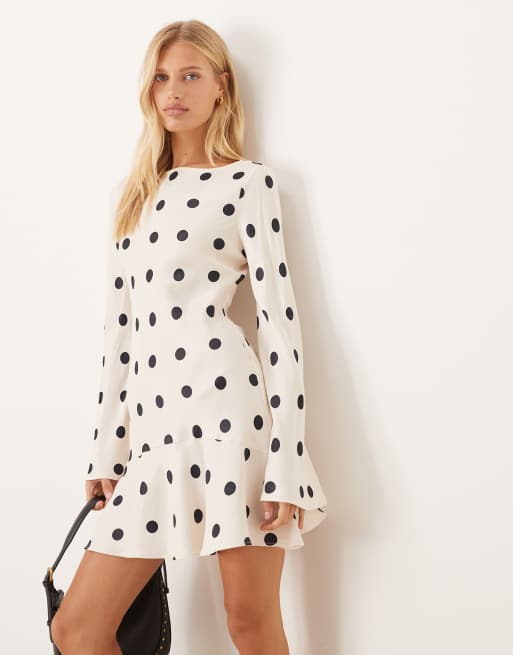 ASOS DESIGN – Satin-Minikleid mit Polka Dots, tiefer Taille und Trompetenärmeln, 2 von 4