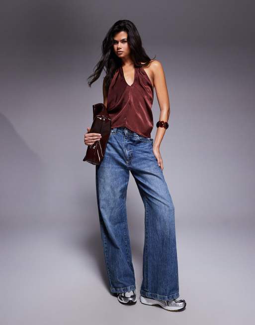 ASOS DESIGN – Satin-Oberteil in Schokobraun mit Neckholderträger mit gedrehter Optik, 3 von 4