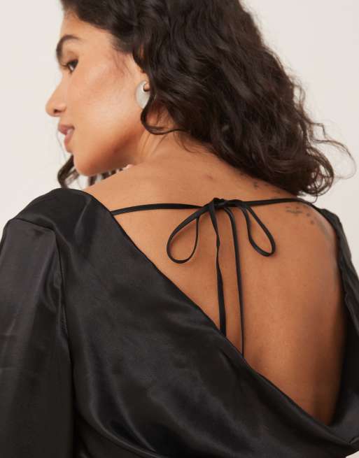 ASOS DESIGN – Satin-Oberteil in Schwarz mit Trompetenärmeln und Wasserfallausschnitt hinten, 3 von 4