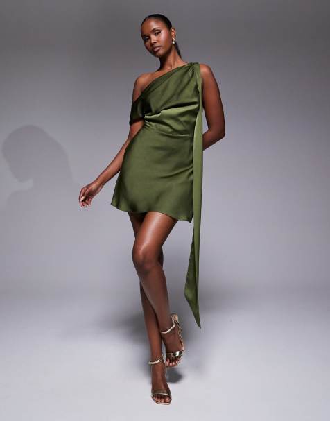 ASOS DESIGN – Satin-Playsuit in Khaki mit Schal-Detail und abfallender Schulterpartie - view 1