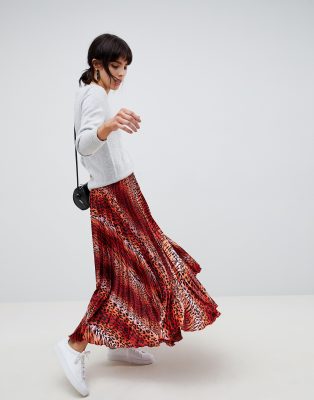 red animal print pleated skirt