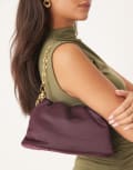 [ASOS DESIGN] ASOS DESIGN satin pouch clutch bag with chain detail in plum-Red No Size Dark burgundy