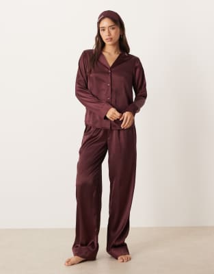 ASOS DESIGN - Satin-Pyjama in Schokobraun mit „Sweet Dreams"-Stickerei mit passender bestickter Satin-Schlafmaske-Brown
