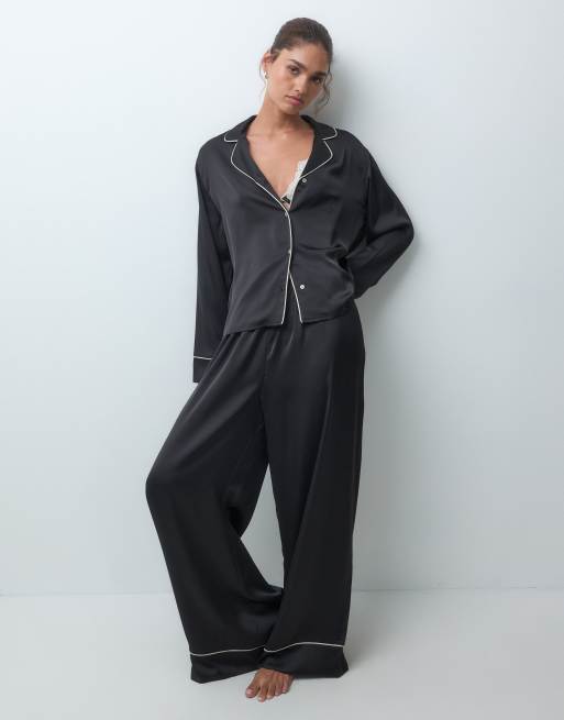 ASOS DESIGN satin pyjamasskjorta och byxset i svart, 2 av 5