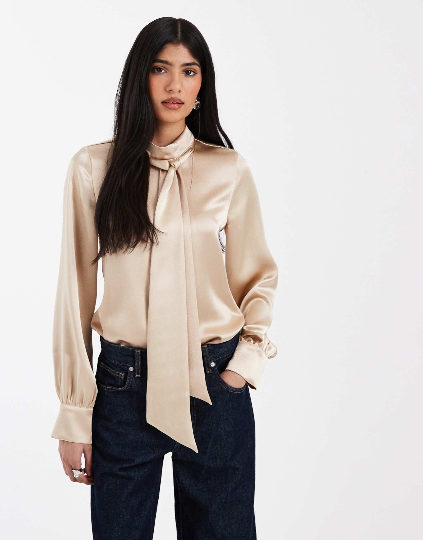 ДИЗАЙНЕРСКИЙ атласный шарф ASOS, блузка с рукавами-баллончиками цвета экрю