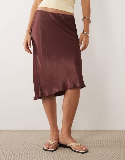 ASOS DESIGN – Satin-Schlupfrock im Stil der 90er in Schokoladenbraun, 2 von 5