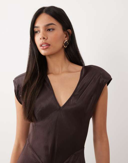 ASOS DESIGN satin shoulder pad maxi dress in chocolate, 3 of 4