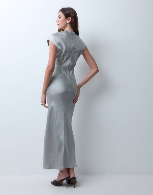 ASOS DESIGN satin slip maxiklänning i kolumnmodell med korta ärmar i silver, 4 av 4