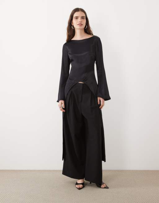 ASOS DESIGN satin top med lange ærmer og længere kant bagpå i sort, 3 af 4
