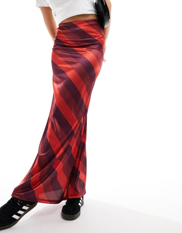 ASOS DESIGN - satin twill maxi skirt in red stripe