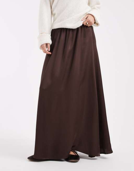 ASOS DESIGN satin volume maxi skirt in chocolate, 2 of 5