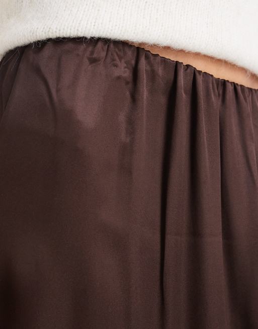 ASOS DESIGN satin volume maxi skirt in chocolate, 5 of 5
