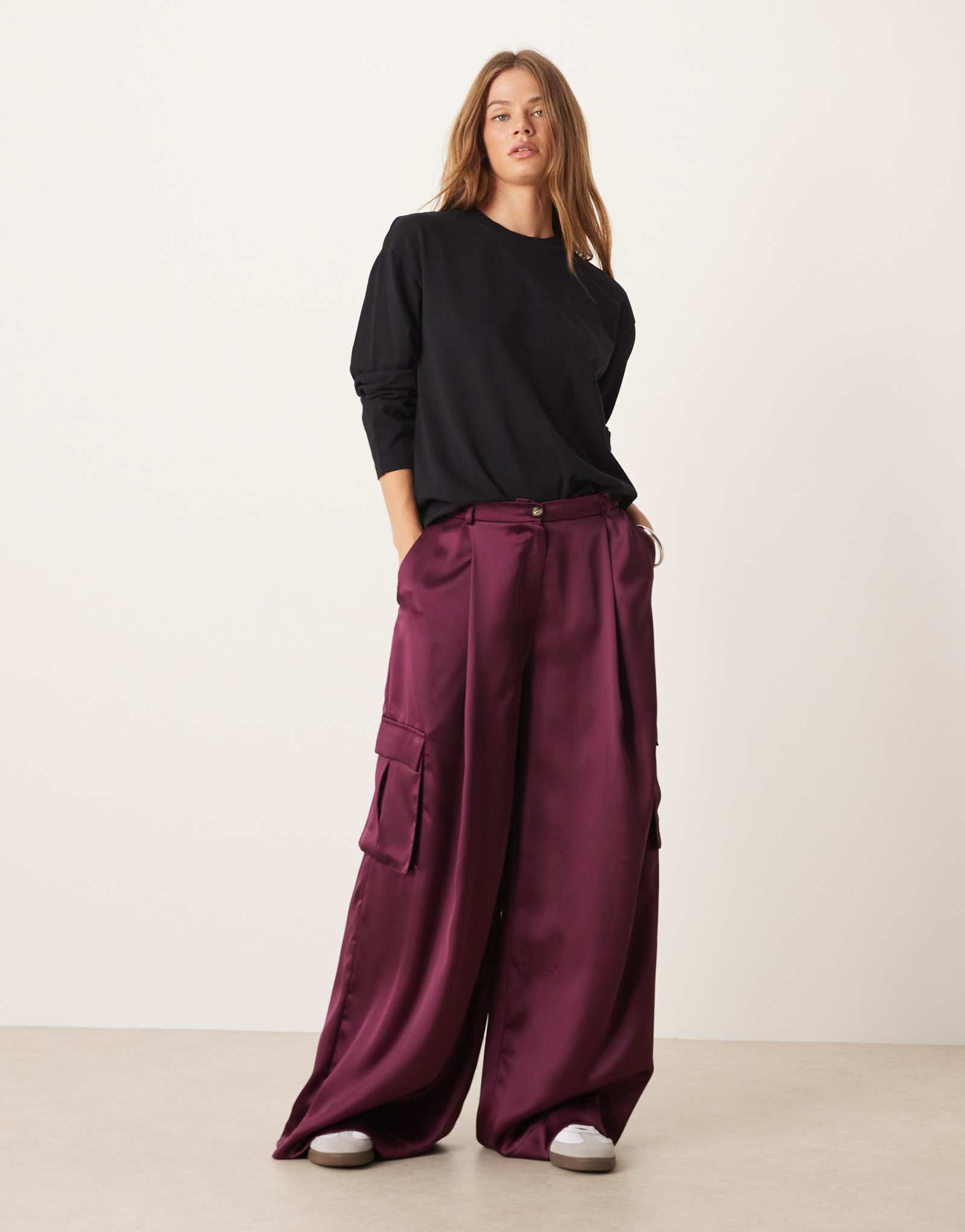 ДИЗАЙНЕРСКИЕ атласные брюки-карго ASOS с широкими штанинами сливового цвета