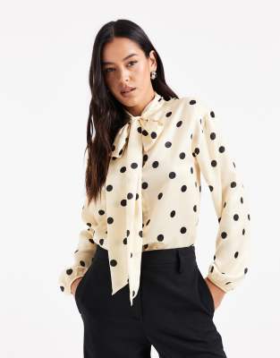 ASOS DESIGN - Satinbluse mit Schaldetail und Polka Dots-Bunt
