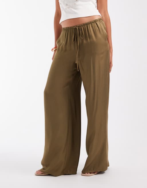 ASOS DESIGN satinbukser med brede ben og elastisk talje i oliven, 2 af 5