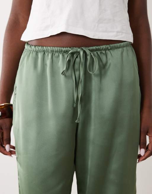 ASOS DESIGN satinbyxor med vida ben och resår i khaki, 5 av 5