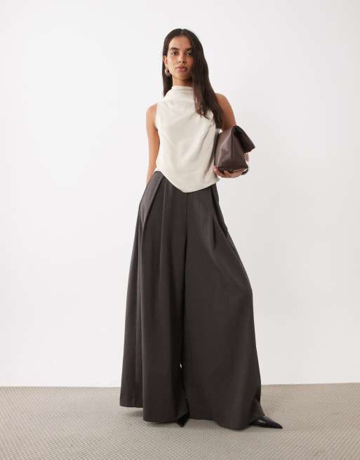 ASOS DESIGN satintopp med draperad scarfdetalj i sten, 2 av 4