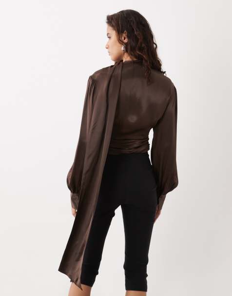 ASOS DESIGN satynowa bluzka kopertowa z szalowym kołnierzem w kolorze czekoladowym - view 1