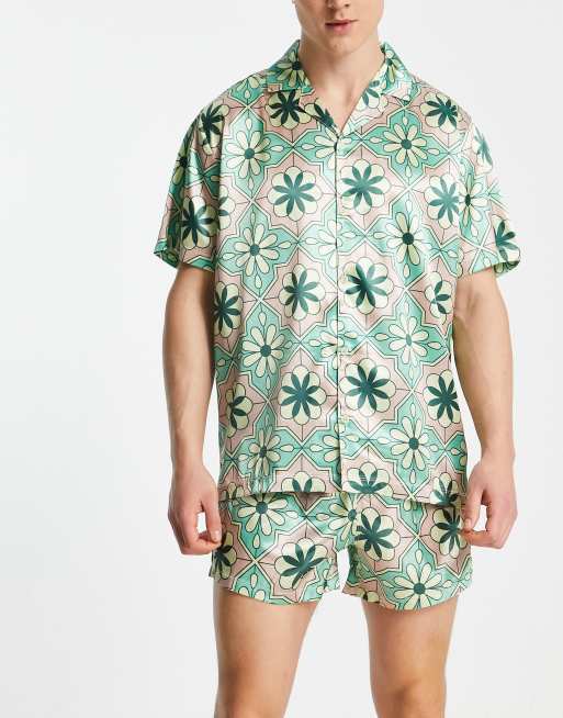 ASOS DESIGN – Satynowa piżama w kwiatowy wzór z koszulą i szortami