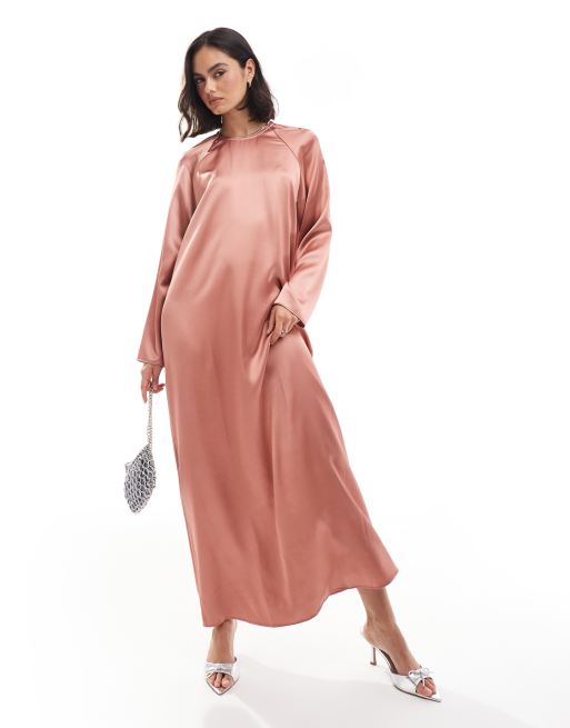ASOS DESIGN – Satynowa sukienka maxi oversize z okrągłym dekoltem w ciemnym kolorze pudroworóżowym