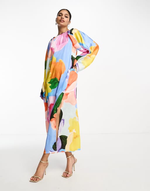 ASOS DESIGN – Satynowa sukienka midaxi z obszernymi rękawami w abstrakcyjny wzór z efektem sprania