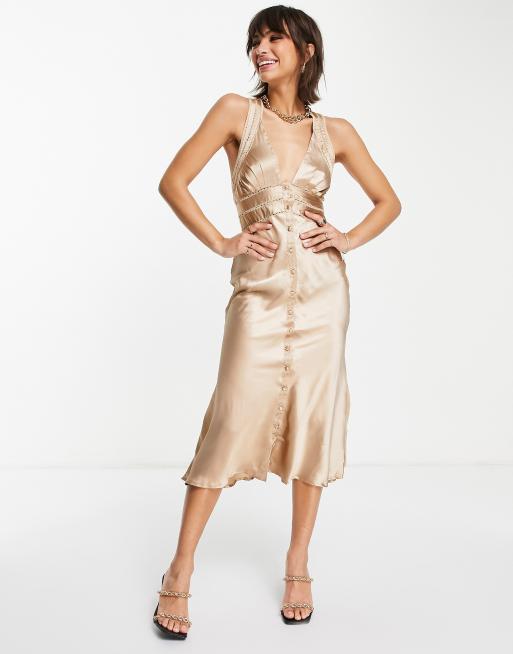 ASOS DESIGN – Satynowa sukienka mini z koronkową lamówką i zapięciem na guziki