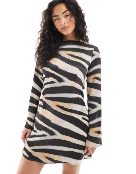 ASOS DESIGN – Satynowa sukienka mini z rozkloszowanymi rękawami we wzór w paski zebry - view 1