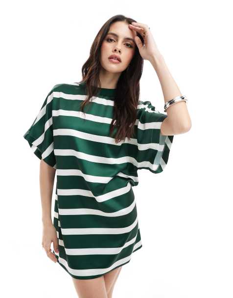 ASOS DESIGN – Satynowa sukienka t-shirtowa mini oversize w zielone paski - view 1