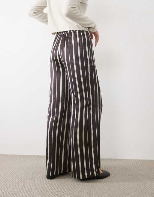 ASOS DESIGN satynowe spodnie z prostymi nogawkami, część zestawu w paski, 2 z 5