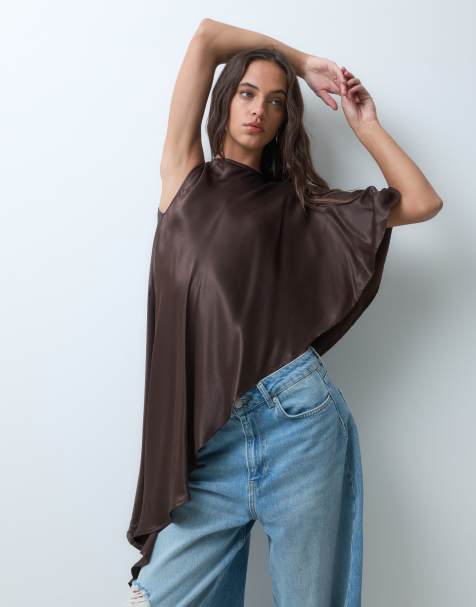 ASOS DESIGN satynowy asymetryczny top z pelerynką oversize w kolorze czekoladowobrązowym - view 1